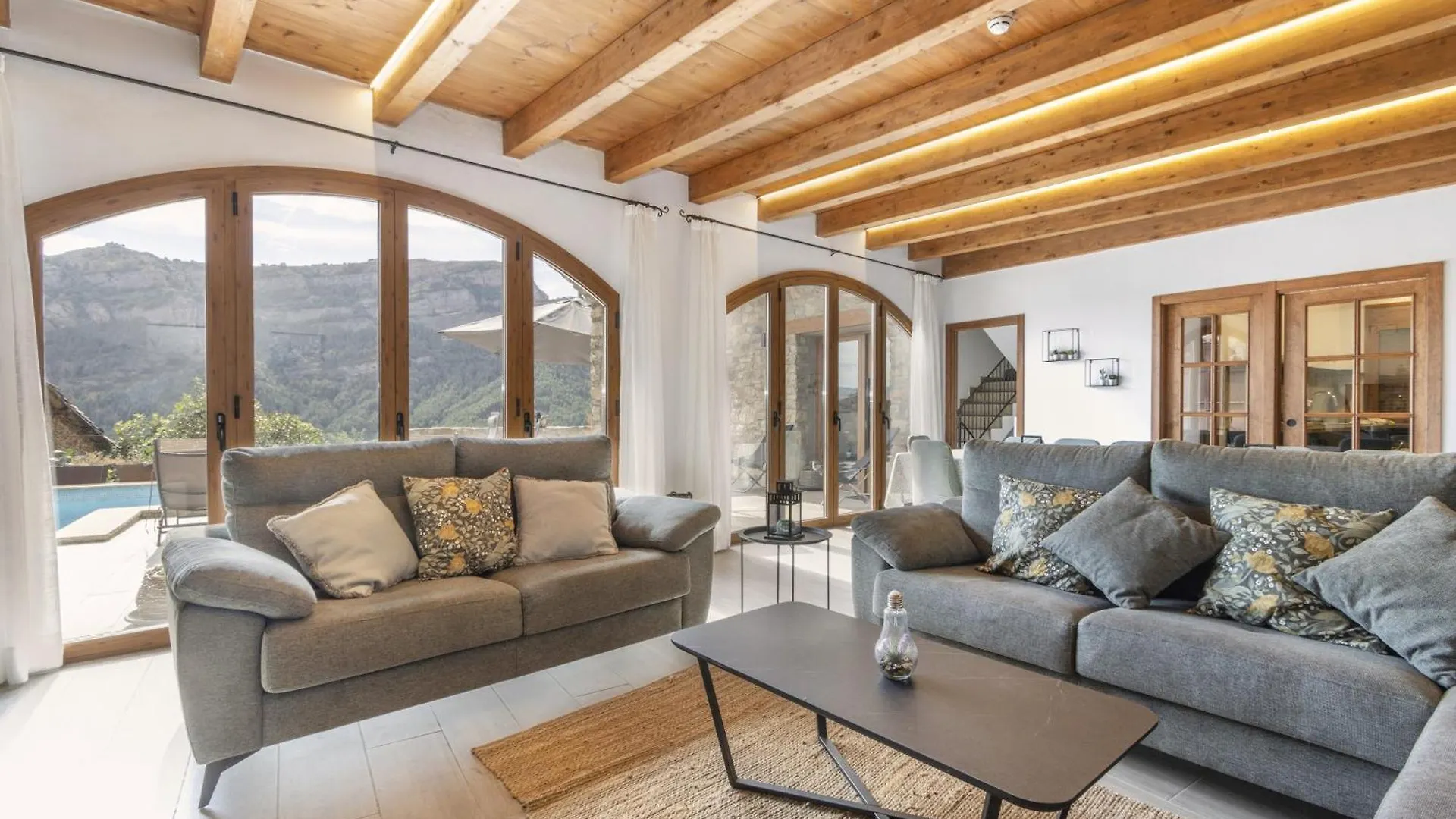 Country house Cova Cuberes Guest House Erinya Spain