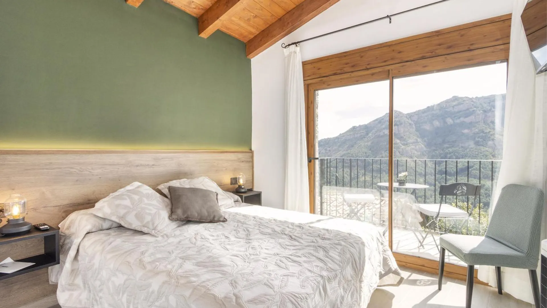 Cova Cuberes Guest House Erinya Spain