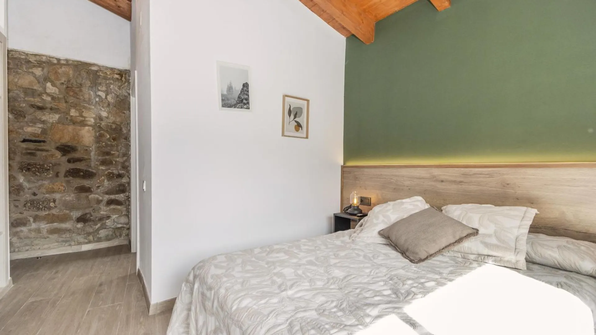 Cova Cuberes Guest House Erinya Country house